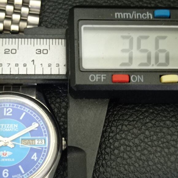 Vintage 1987 Citizen Automatic Mens Silver Watch W/daydate & Blue accents - Picture 7 of 10